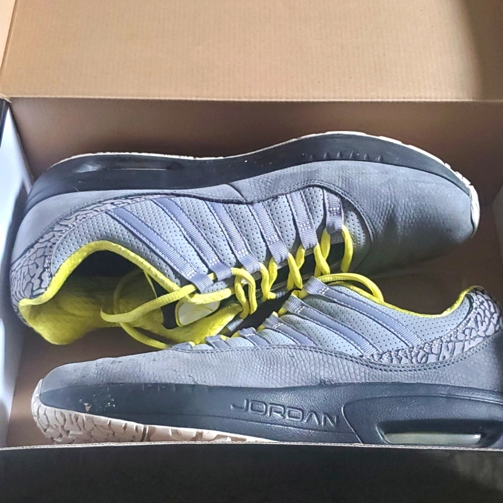 Jordan Comfort Viz Air 11